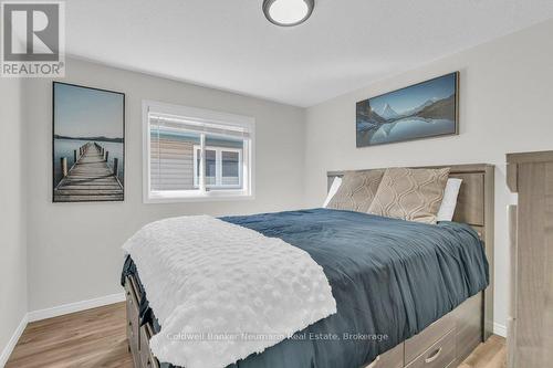 third bedroom - 6 Law Drive, Guelph (Grange Road), ON - Indoor Photo Showing Bedroom