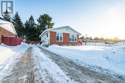 31 HERMAN STREET  Petawawa, ON K8H 1W1