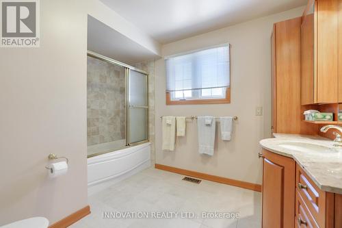 main bath - 935 Parkhaven Avenue, Ottawa, ON - Indoor Photo Showing Bathroom