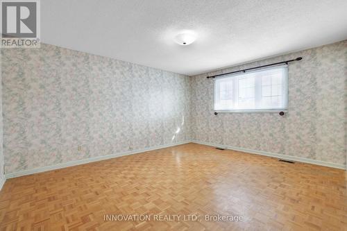 primary bedroom with walkin closet & ensuite - 935 Parkhaven Avenue, Ottawa, ON - Indoor Photo Showing Other Room