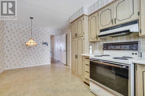 Kitchen and eating area - 935 Parkhaven Avenue, Ottawa, ON - Indoor Photo Showing Kitchen