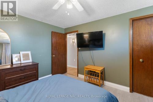 163 Pine Street S, Thorold (Thorold Downtown), ON - Indoor Photo Showing Bedroom