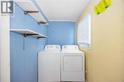 2354 Courtright Line, St Clair, ON - Indoor Photo Showing Laundry Room