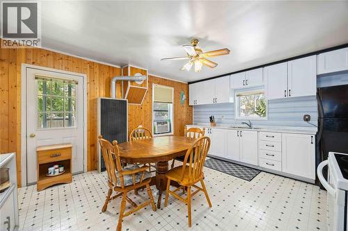 2354 Courtright Line, St Clair, ON - Indoor