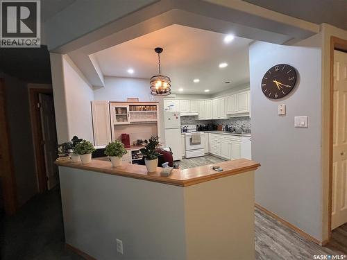 106 331 Macoun Drive, Swift Current, SK - Indoor Photo Showing Kitchen