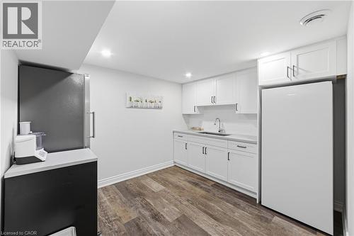 267 Hampton Heath Road, Burlington, ON - Indoor Photo Showing Kitchen
