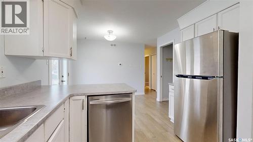 6519 Whelan Drive, Regina, SK - Indoor Photo Showing Kitchen