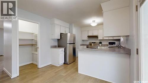6519 Whelan Drive, Regina, SK - Indoor Photo Showing Kitchen