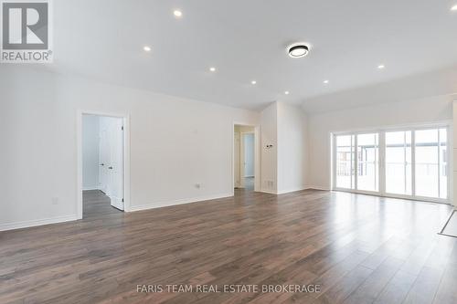 50 Breithaupt Crescent, Tiny, ON - Indoor Photo Showing Other Room