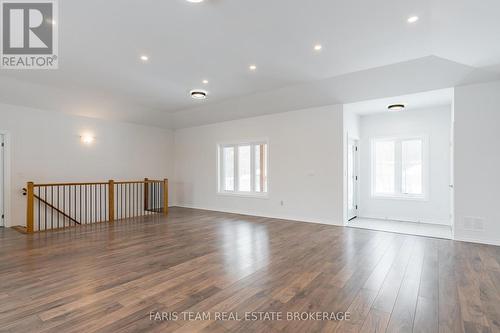 50 Breithaupt Crescent, Tiny, ON - Indoor Photo Showing Other Room