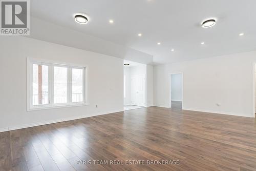 50 Breithaupt Crescent, Tiny, ON - Indoor Photo Showing Other Room