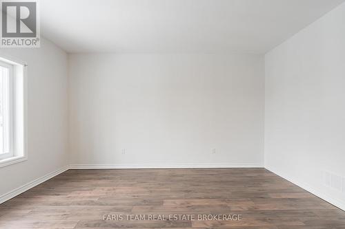 50 Breithaupt Crescent, Tiny, ON - Indoor Photo Showing Other Room