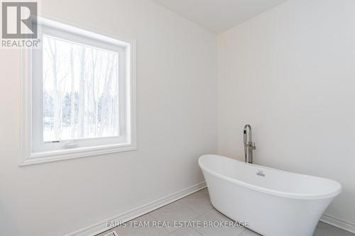 50 Breithaupt Crescent, Tiny, ON - Indoor Photo Showing Bathroom