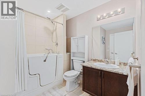16 Concord Place Unit# 705, Grimsby, ON - Indoor Photo Showing Bathroom