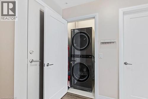 16 Concord Place Unit# 705, Grimsby, ON - Indoor Photo Showing Laundry Room
