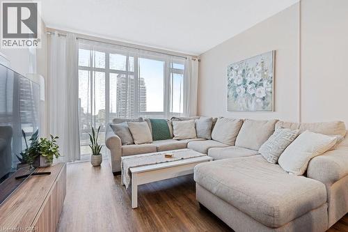 16 Concord Place Unit# 705, Grimsby, ON - Indoor Photo Showing Living Room