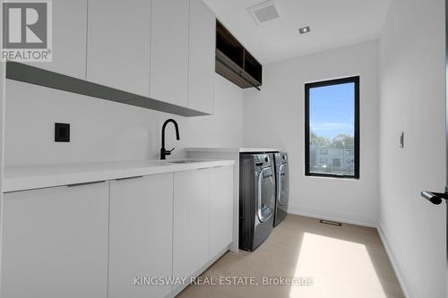 17 Broadview Avenue, Mississauga, ON - Indoor Photo Showing Laundry Room