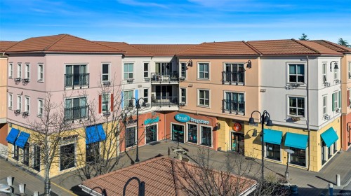 210-1642 McKenzie Ave  Saanich, BC V8N 0A3
