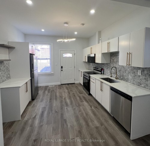 44 Madison Avenue, Hamilton, ON - Indoor Photo Showing Kitchen With Stainless Steel Kitchen With Upgraded Kitchen