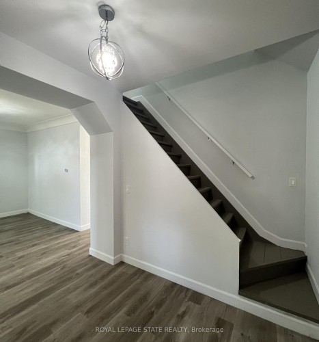 44 Madison Avenue, Hamilton, ON - Indoor Photo Showing Other Room