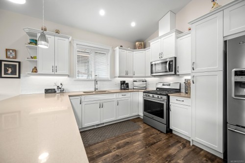 2479 Kentmere Ave, Cumberland, BC 