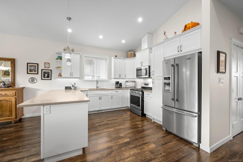 2479 Kentmere Ave, Cumberland, BC 