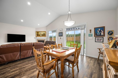 2479 Kentmere Ave, Cumberland, BC 