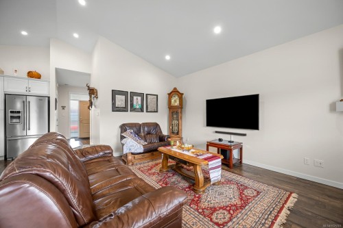 2479 Kentmere Ave, Cumberland, BC 