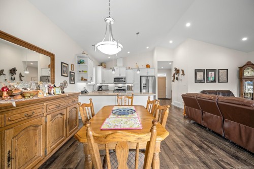 2479 Kentmere Ave, Cumberland, BC 