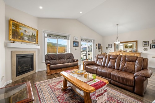 2479 Kentmere Ave, Cumberland, BC 