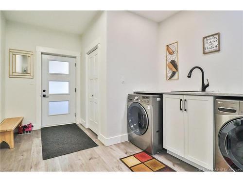 11 Riverside Dr, Petitcodiac, NB 