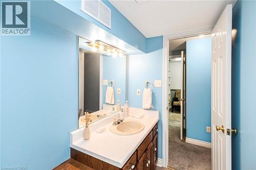 10 Wentworth Drive Unit# 36, Grimsby, ON - Indoor Photo Showing Bathroom