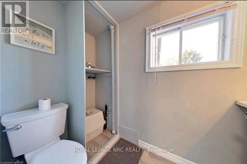 625 Lincoln Street, Welland (Lincoln/Crowland), ON - Indoor Photo Showing Bathroom