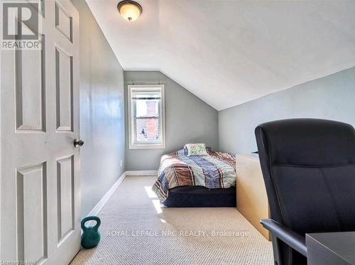 625 Lincoln Street, Welland (Lincoln/Crowland), ON - Indoor Photo Showing Bedroom