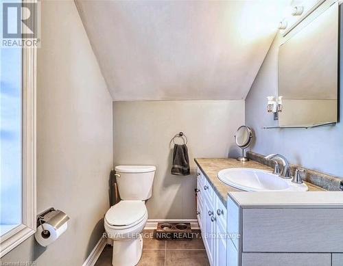 625 Lincoln Street, Welland (Lincoln/Crowland), ON - Indoor Photo Showing Bathroom