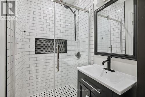 4 Rembe Avenue, Hamilton, ON - Indoor Photo Showing Bathroom