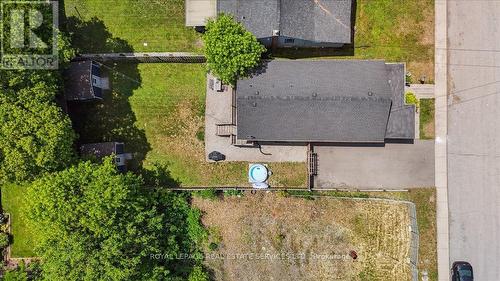 4 Rembe Avenue, Hamilton, ON - Outdoor