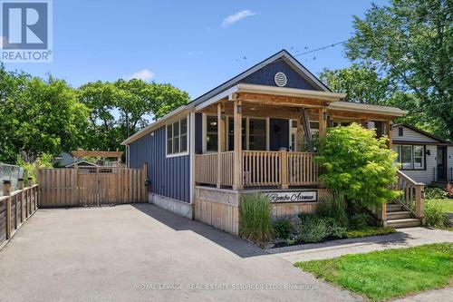 4 Rembe Avenue, Hamilton, ON - Outdoor