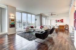 702-865 Av. Plymouth  Mont-Royal, QC H4P 1B2