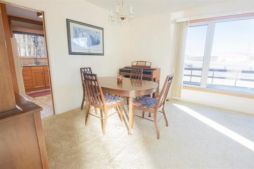 19 Dufferin Ave, Pinawa, MB 