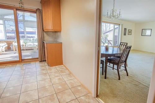 19 Dufferin Ave, Pinawa, MB 