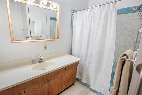 19 Dufferin Ave, Pinawa, MB 