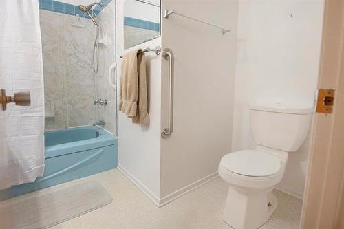 19 Dufferin Ave, Pinawa, MB 