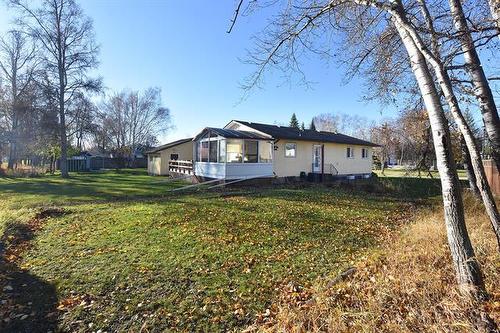 19 Dufferin Ave, Pinawa, MB 