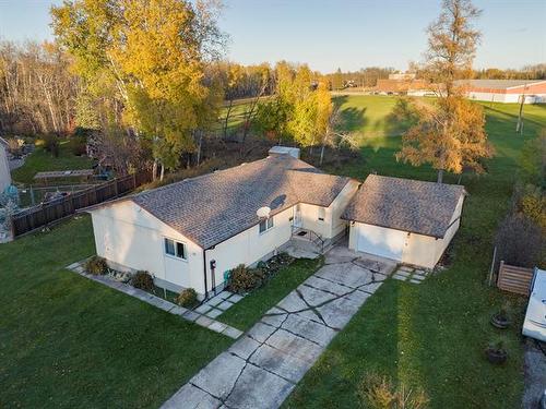 19 Dufferin Ave, Pinawa, MB 