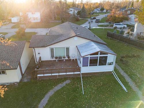 19 Dufferin Ave, Pinawa, MB 