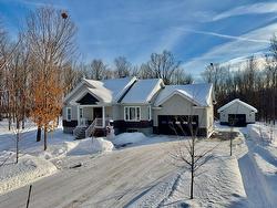 30 Rue Baillargeon  Grenville-Sur-La-Rouge, QC J0V 1B0