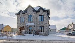 640 Rue Bernard-Pilon  Mcmasterville, QC J3G 1L2