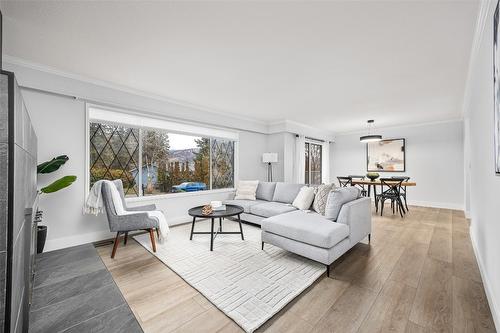 2757 Paula Road, West Kelowna, BC - Indoor Photo Showing Living Room