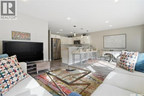 341 4000 Sandhill Crescent, Regina, SK - Indoor Photo Showing Living Room